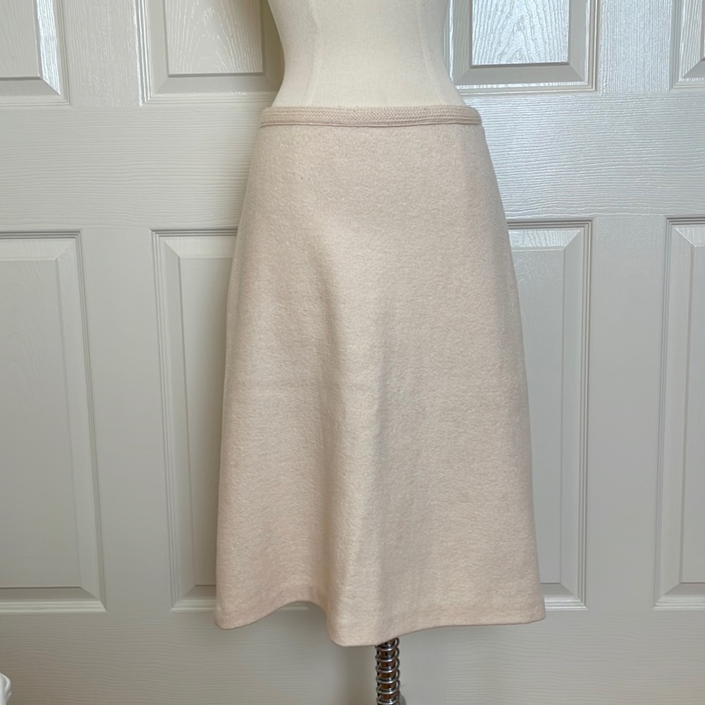 Banana Republic Size 2 Cream Wool Skirt